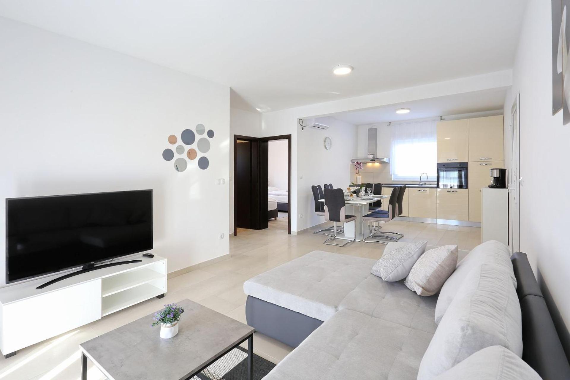 Apartments Lisac