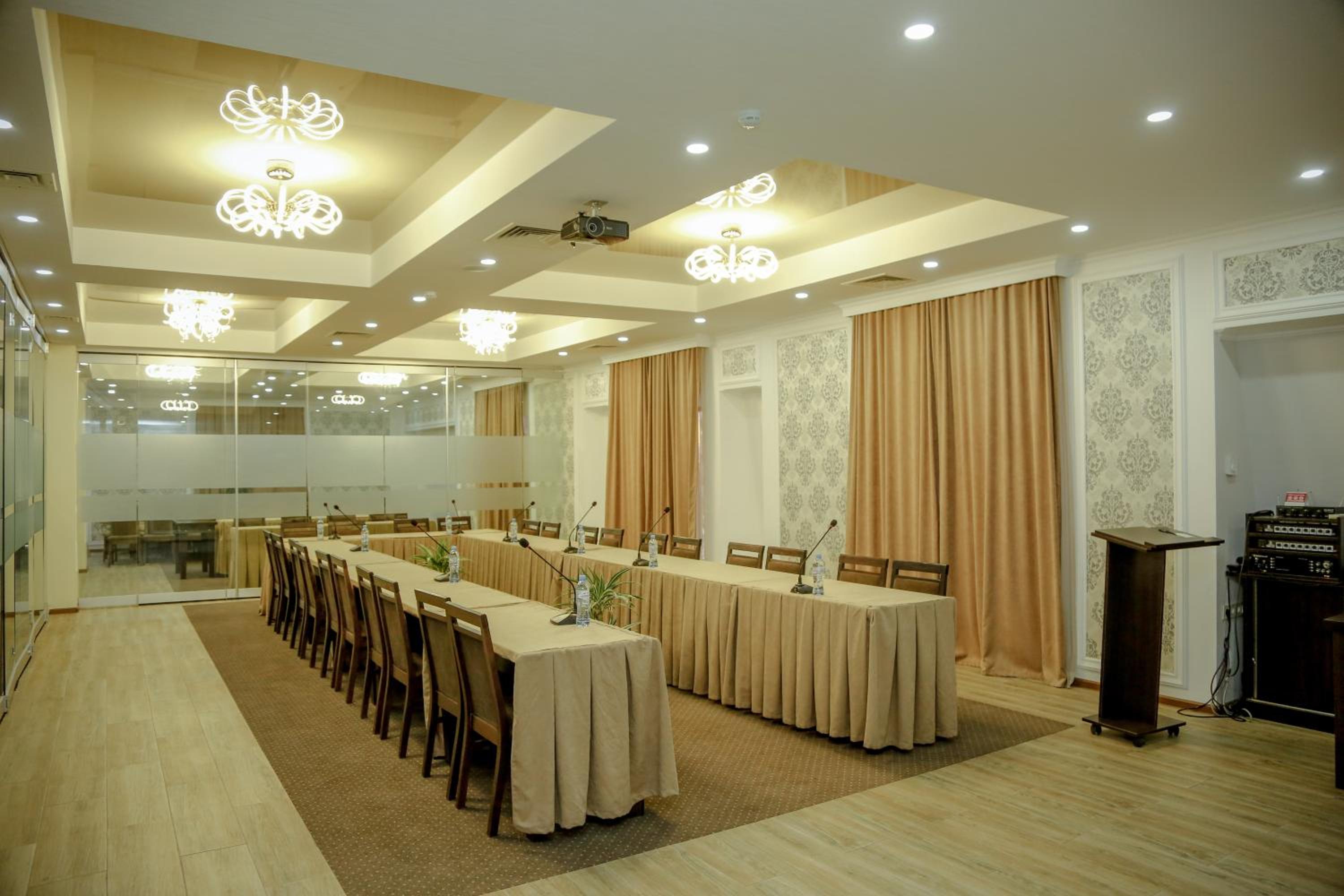 Hotel King David The Builder