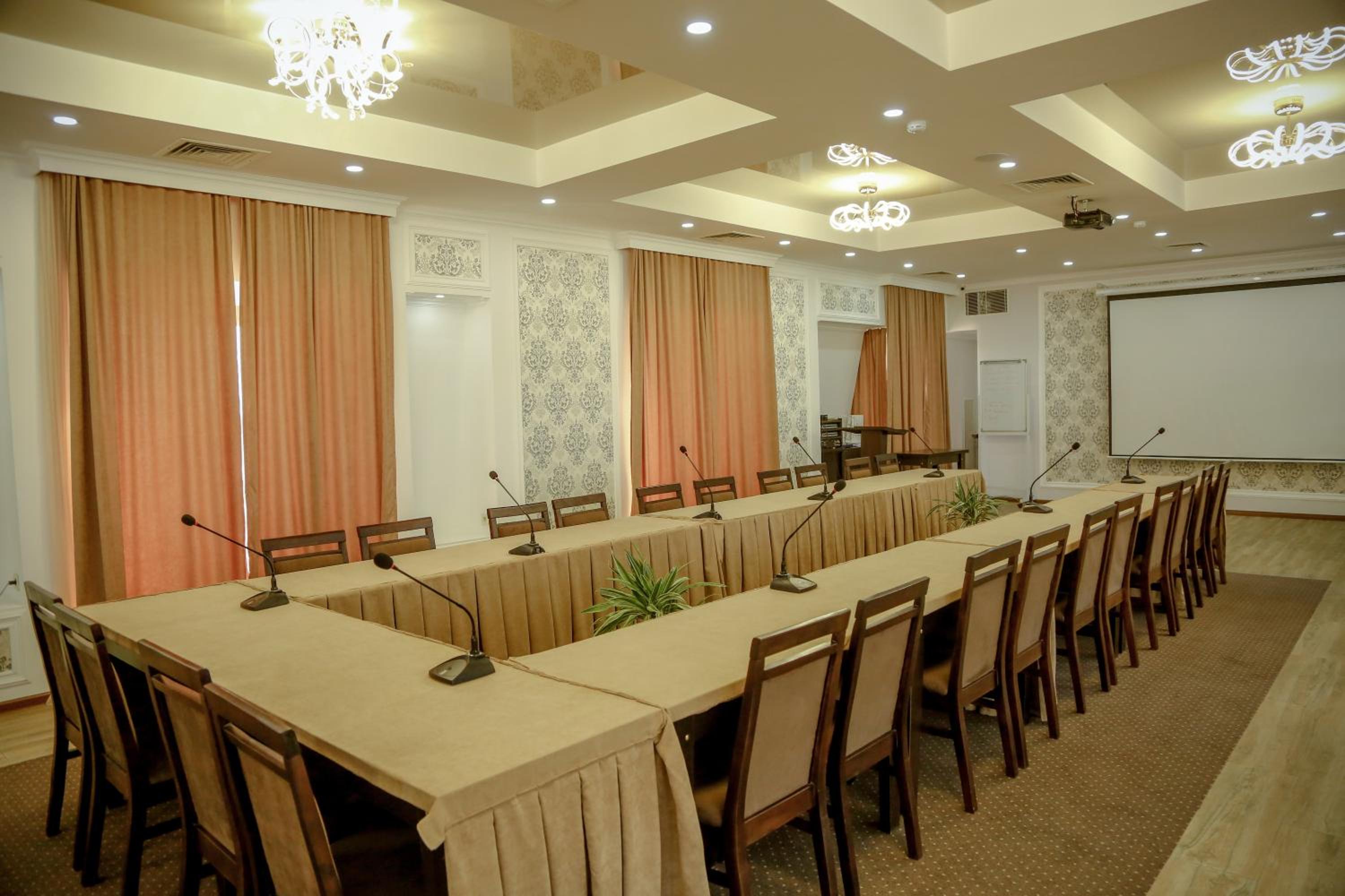 Hotel King David The Builder