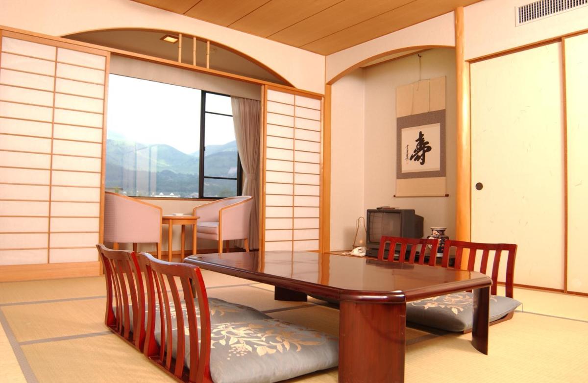 Yufuin Hotel Shuhokan 13