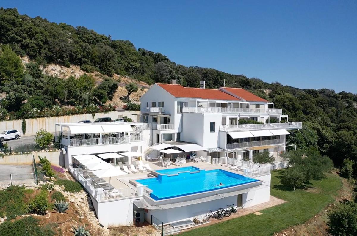 Zlatni Zalaz,Apartments,Supetarska Draga