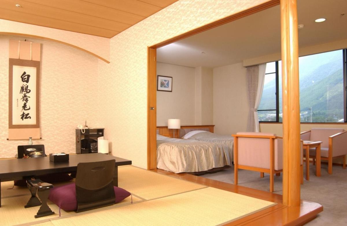 Yufuin Hotel Shuhokan 3