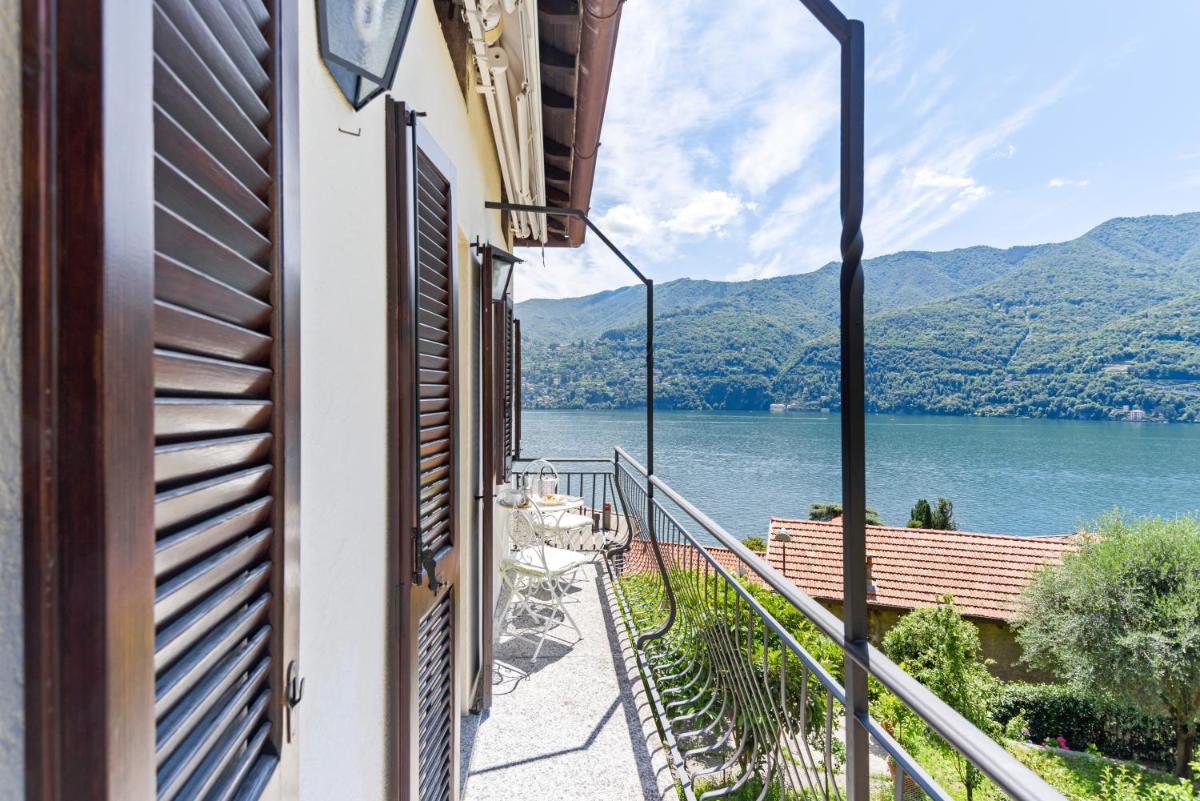 Beautiful APT overlooking the lake - Unique vintage decor and music memories