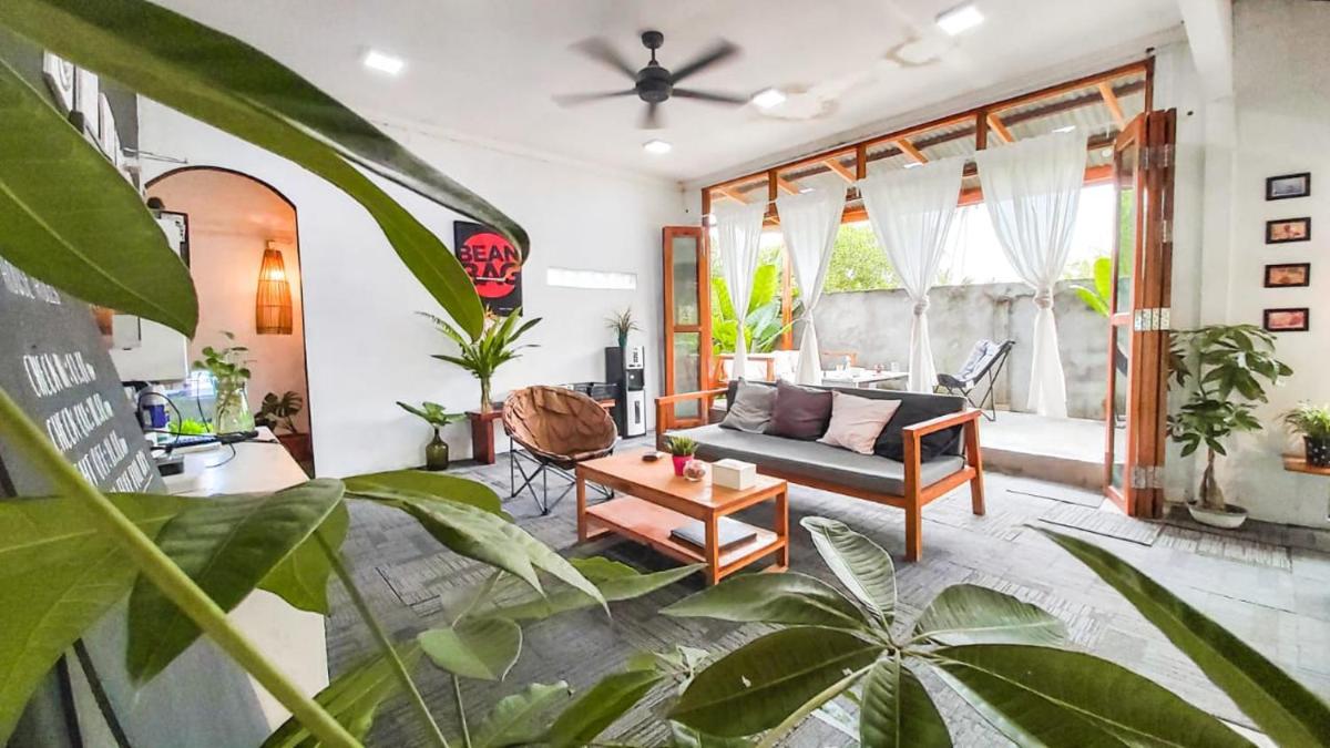 Beanbag Bintan Backpacker