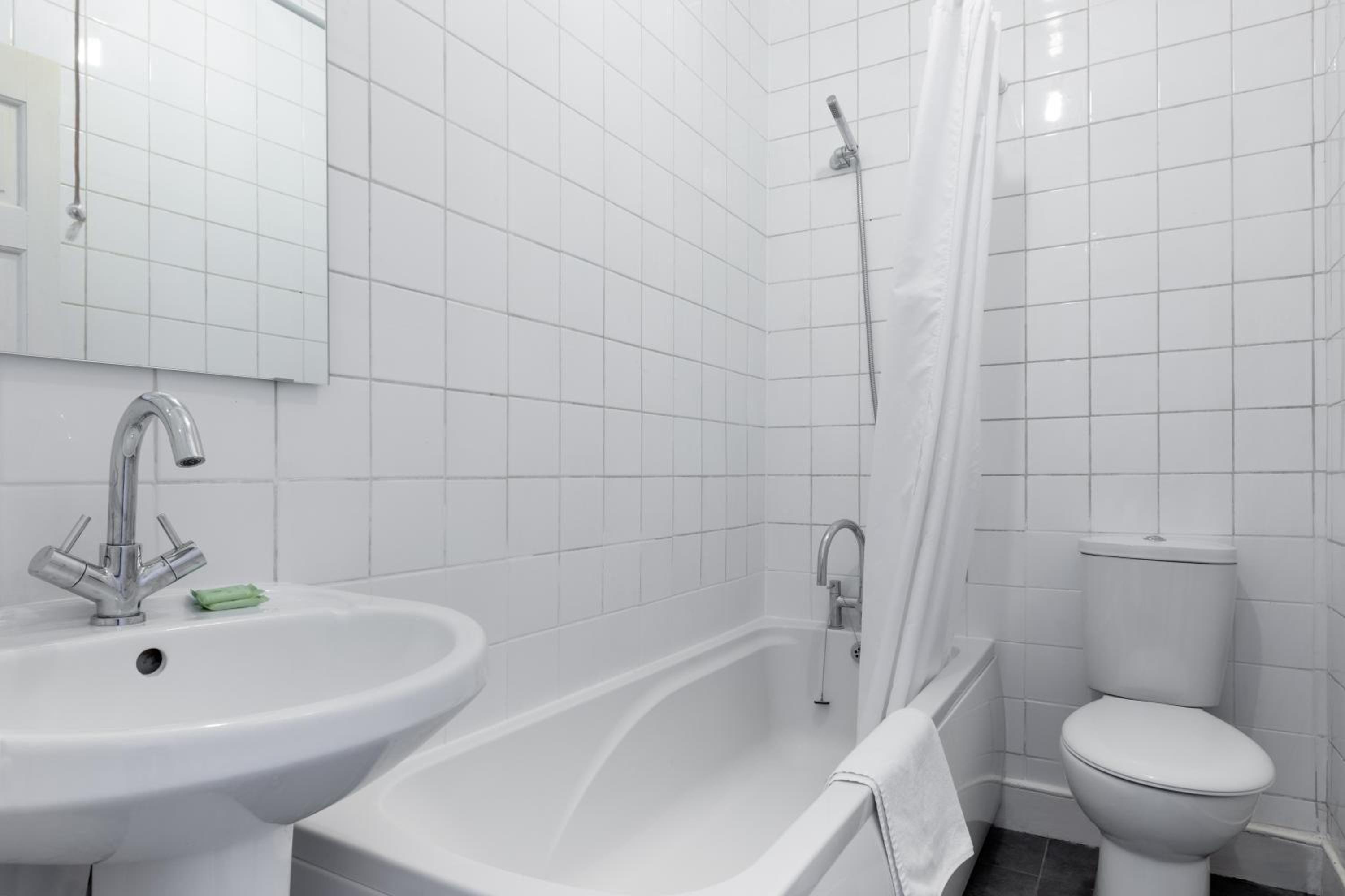 Harrow Vacations - Euro Hotel Harrow - Property Image 14