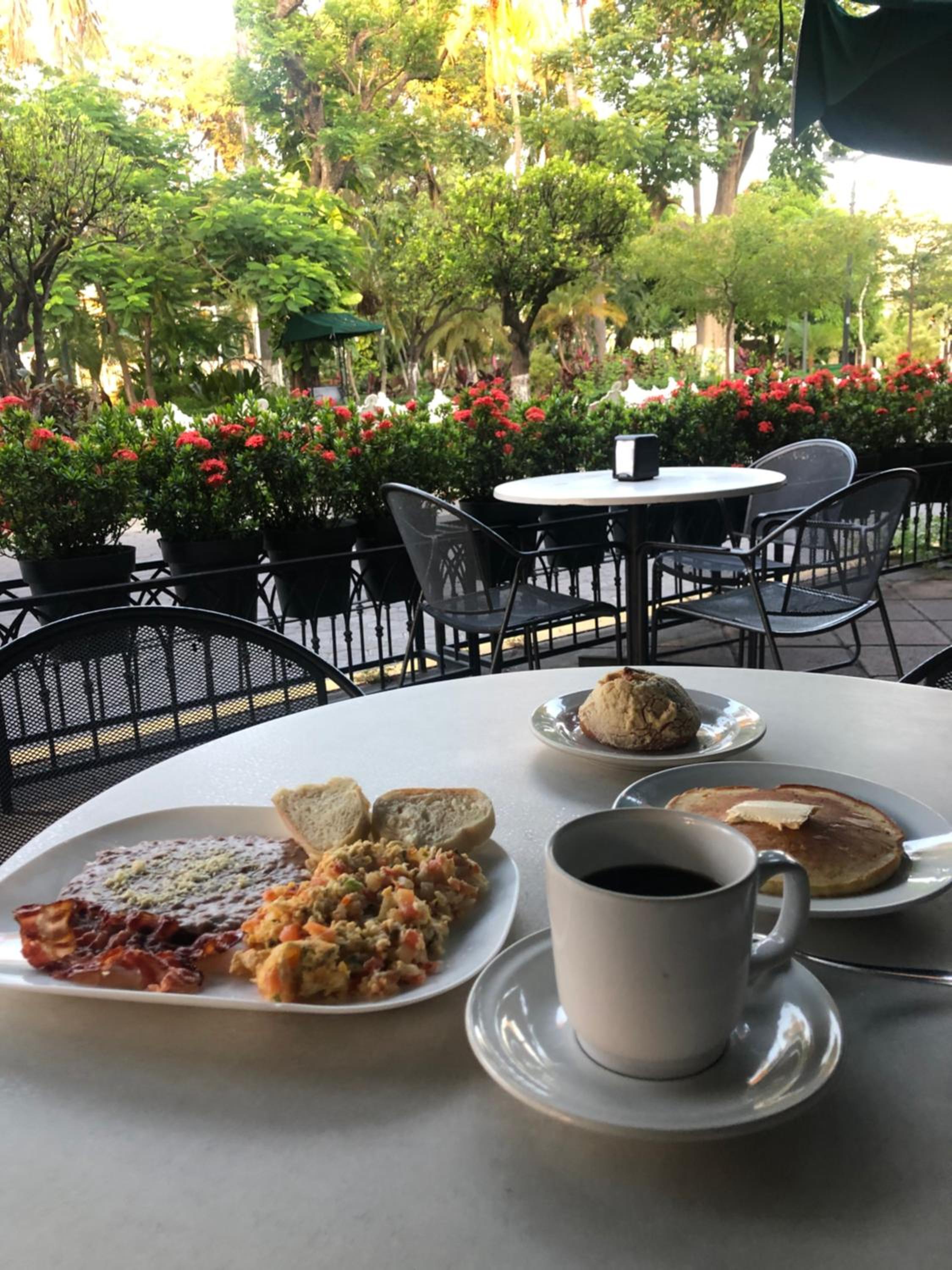 breakfast buffet