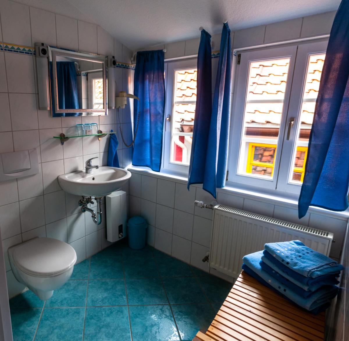Fachwerkhotel - Ferienhäuser Vorhof zur Hölle