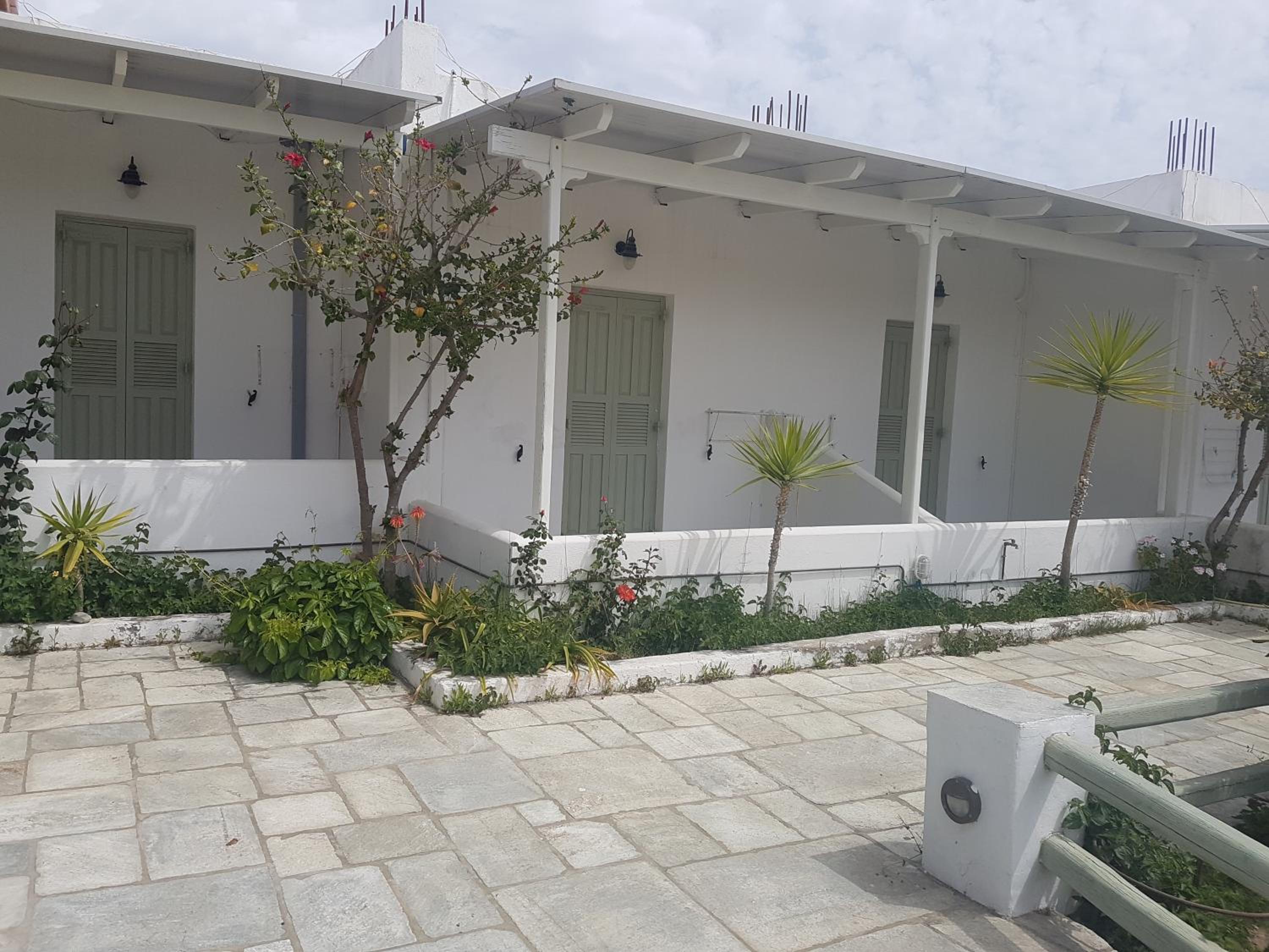 Isalos Rooms on the Beach
