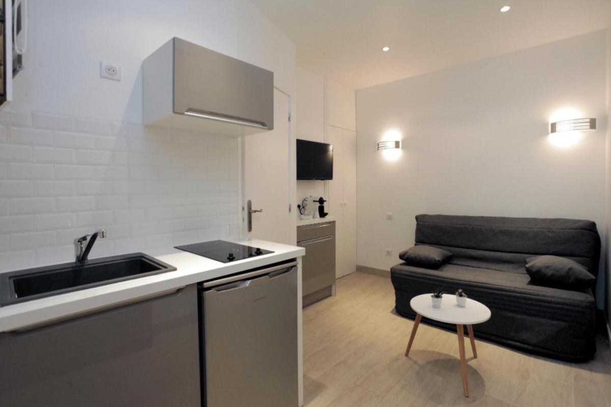 Studette au centre Cannes photo 1