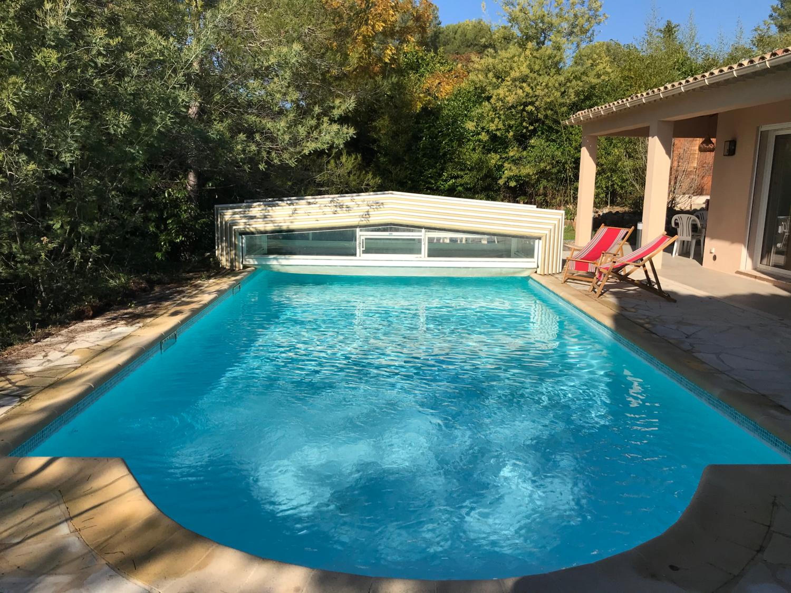 06D - Appartement spacieux avec terrasses, jardin et piscine