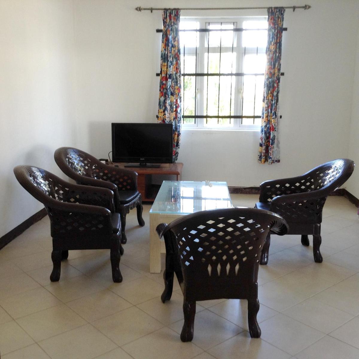 2 bedrooms house with sea view terrace and wifi at Trou aux Biches
