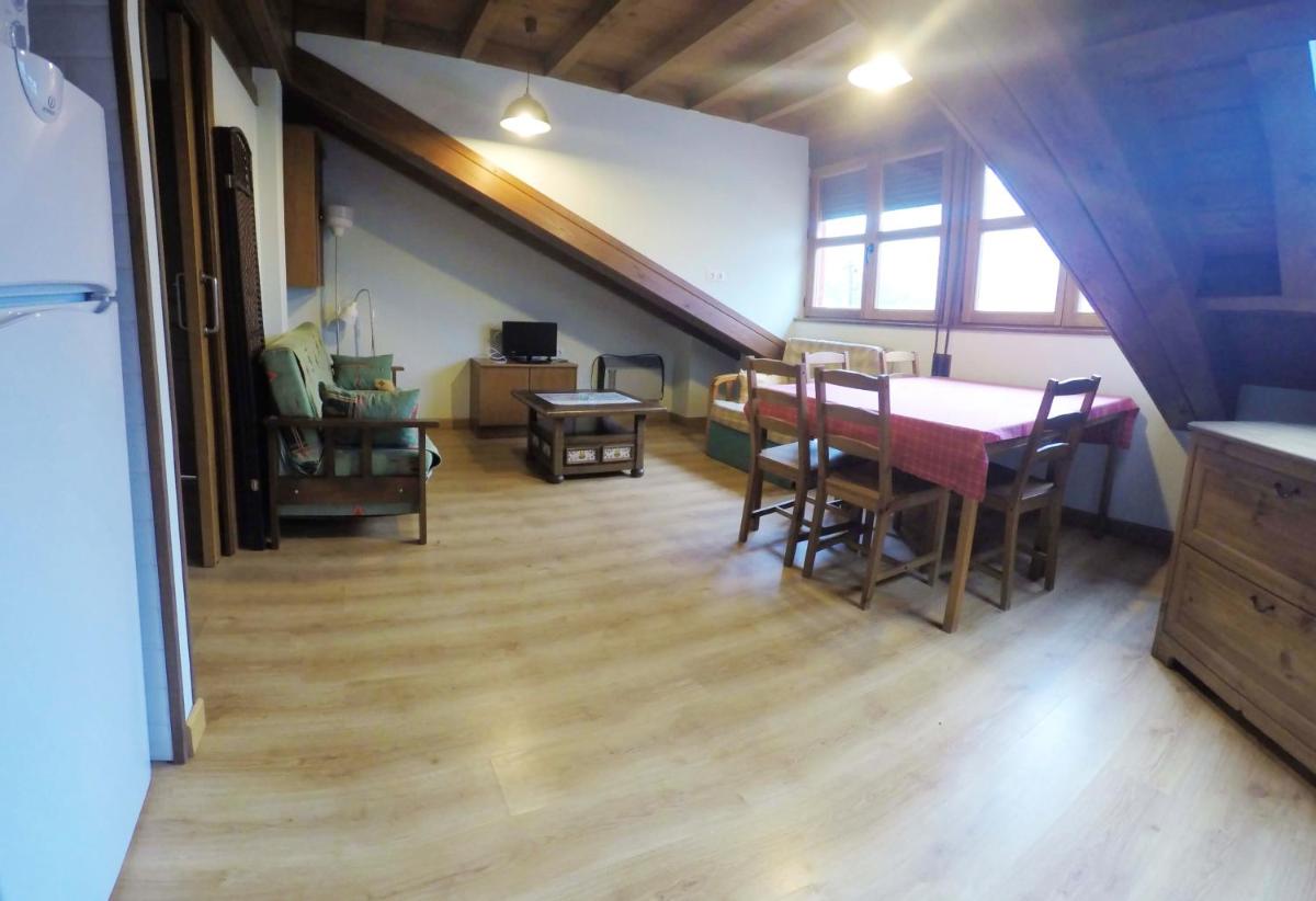 2 bedrooms appartement with furnished terrace and wifi at Llanes 3 km away from the beach view 3