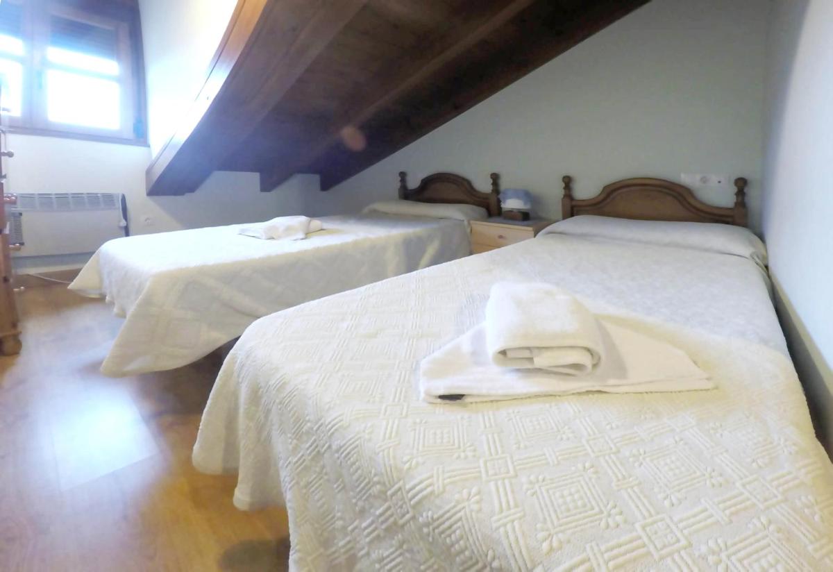 2 bedrooms appartement with furnished terrace and wifi at Llanes 3 km away from the beach view 2