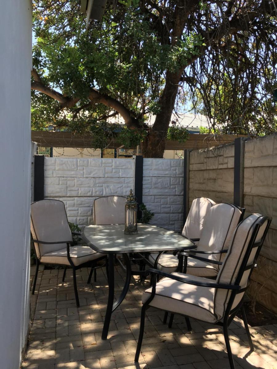 Spinoza Self Catering Accommodation view 5