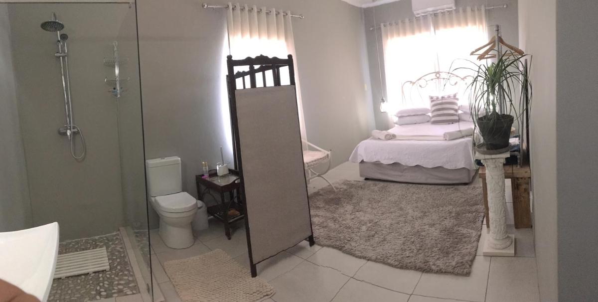 Spinoza Self Catering Accommodation view 4