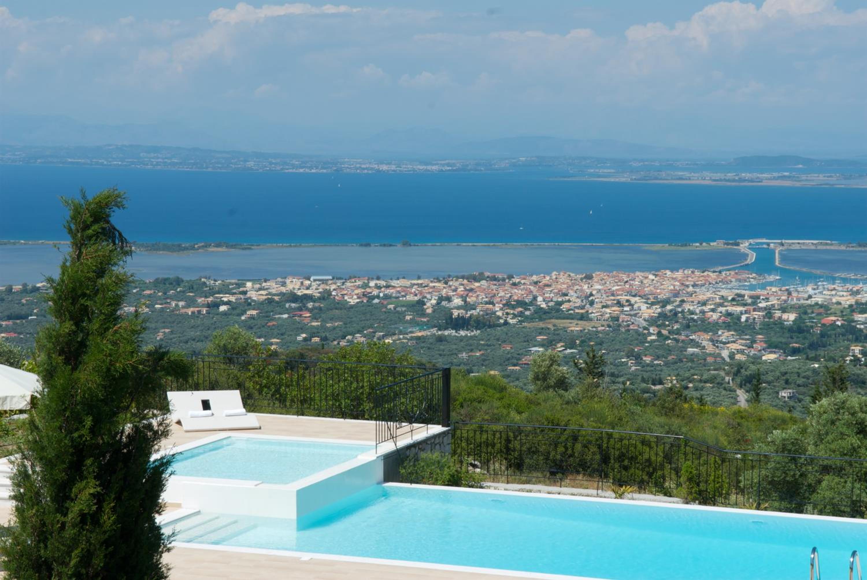 Anemones Villas by Omikron Selections