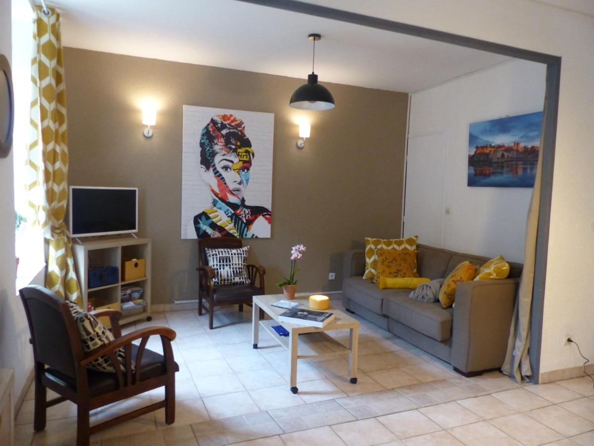 Chez Jean - Newly renovated air-conditioned flat at the foot of the ramparts, 4 people