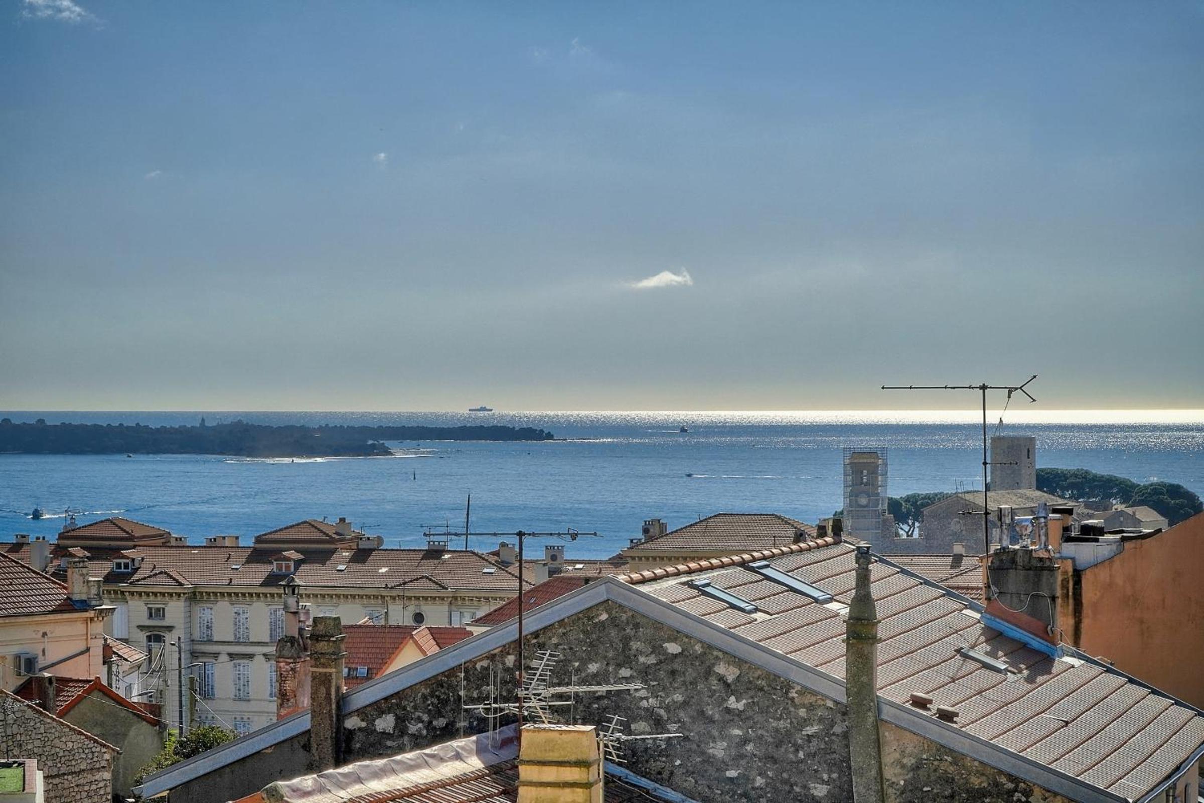IMMOGROOM - Bourgeois building - Quiet - Parking - Sea view photo 1