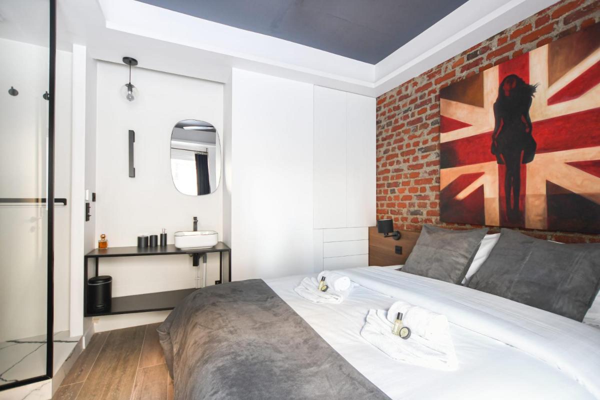 Modern Family Apartment Next To The Eiffel Tower