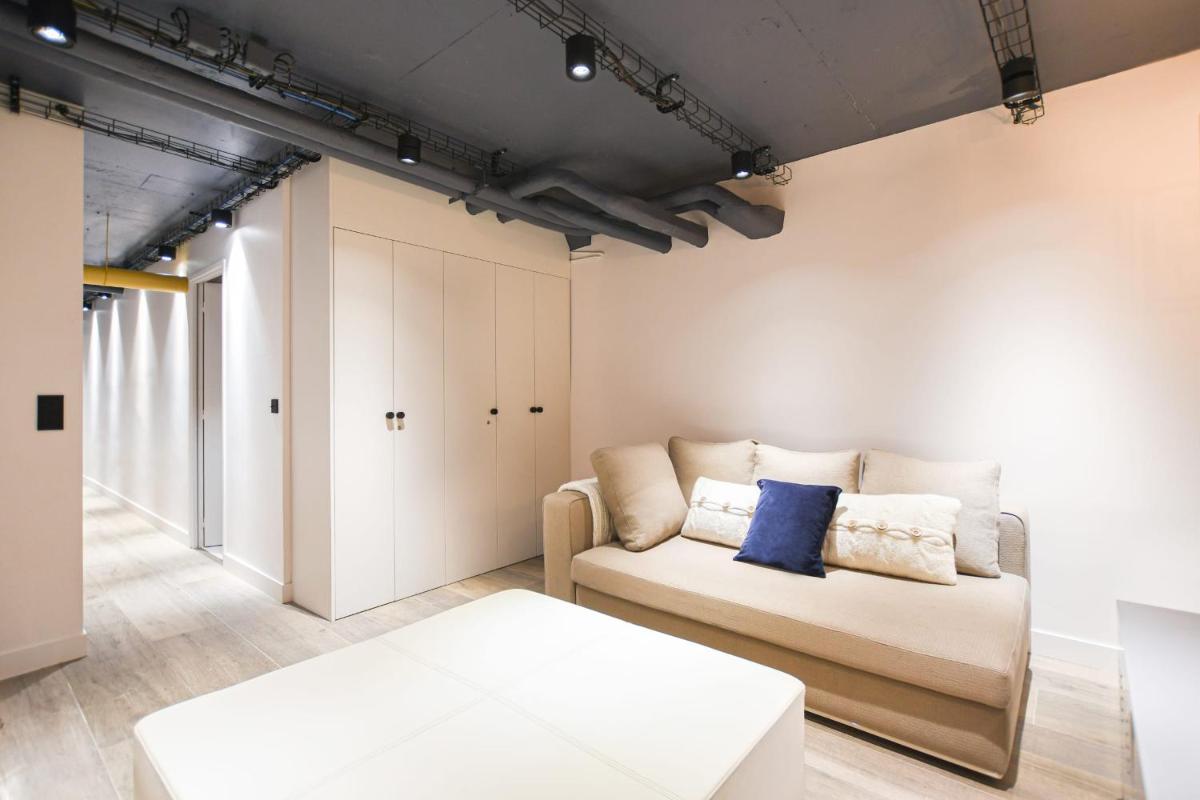 Modern Family Apartment Next To The Eiffel Tower