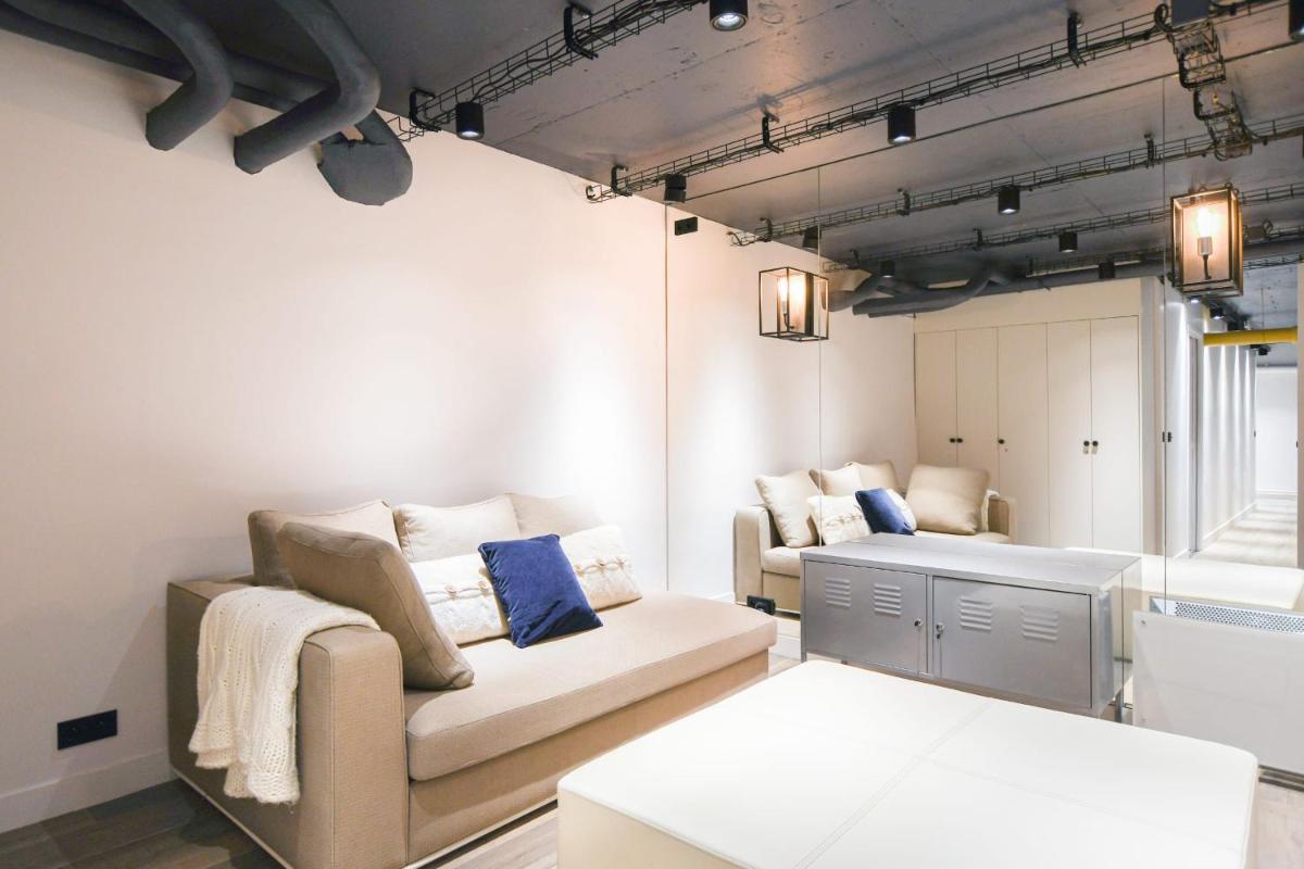 Modern Family Apartment Next To The Eiffel Tower