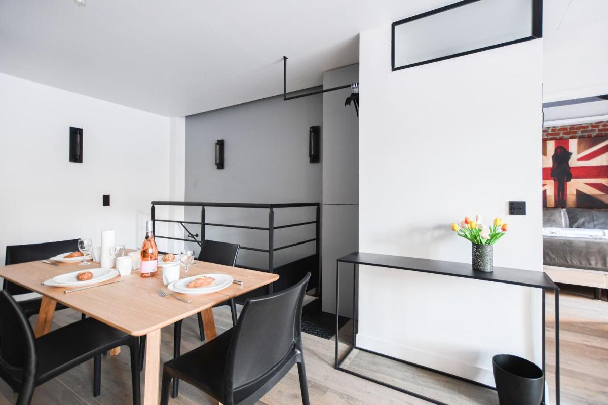 Modern Family Apartment Next To The Eiffel Tower