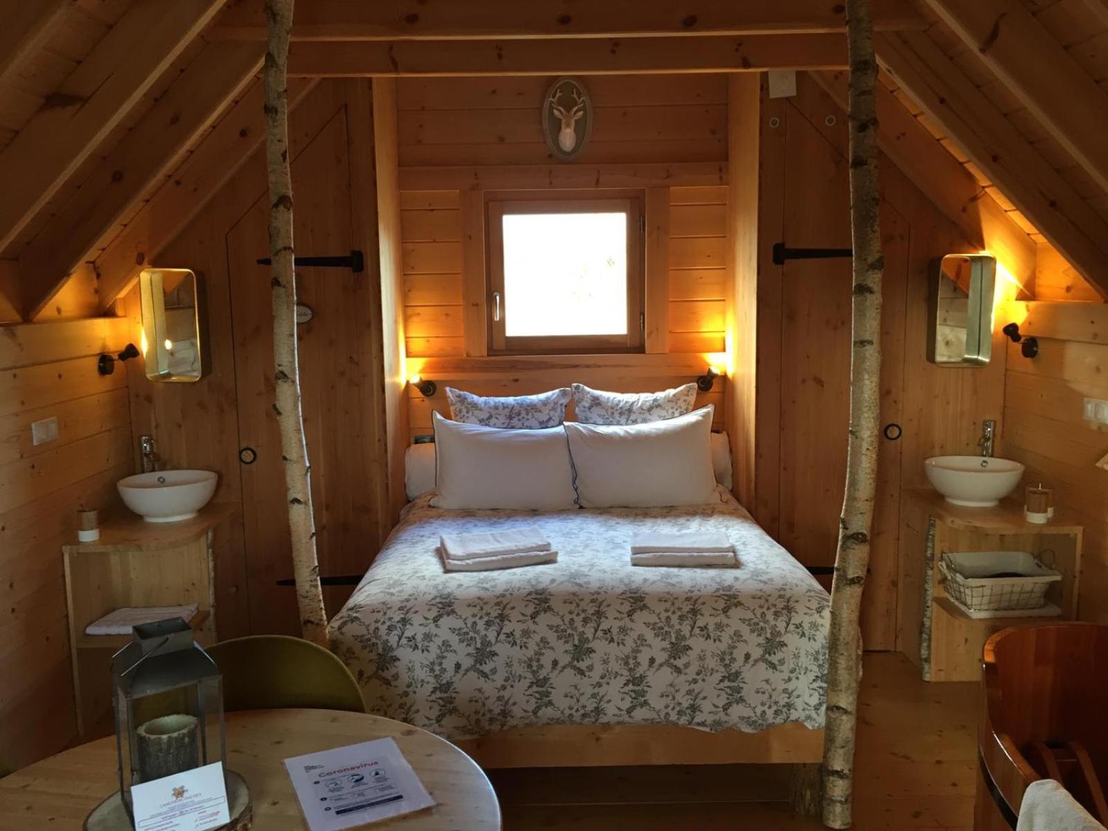 Shanti Lac Cabanes gîtes insolites et espace bien-être Bordeaux