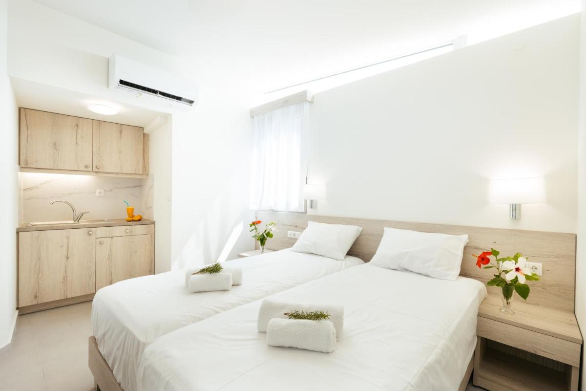 Giannis Apts photo 1