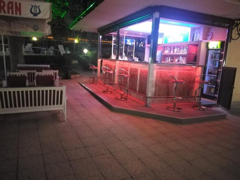 bar