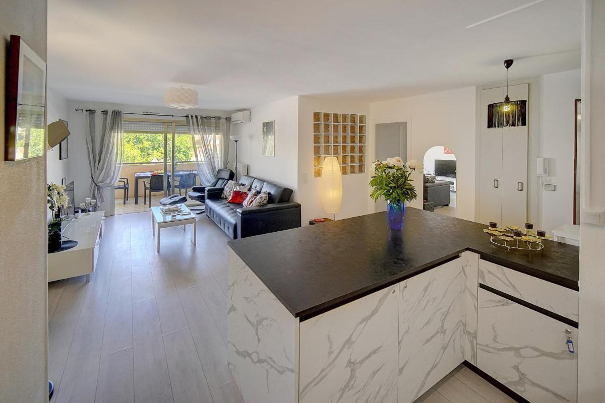 IMMOGROOM - 2 BR- Bright - Terrace - Wifi - Air conditioning