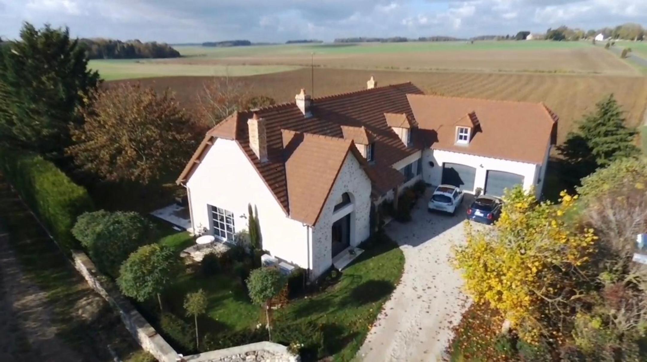 Les Rougemonts Guest Rooms