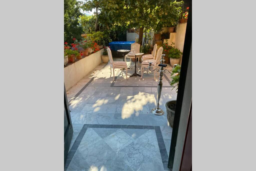 Exceptional 180m2 newly decorated private apartmen photo 1