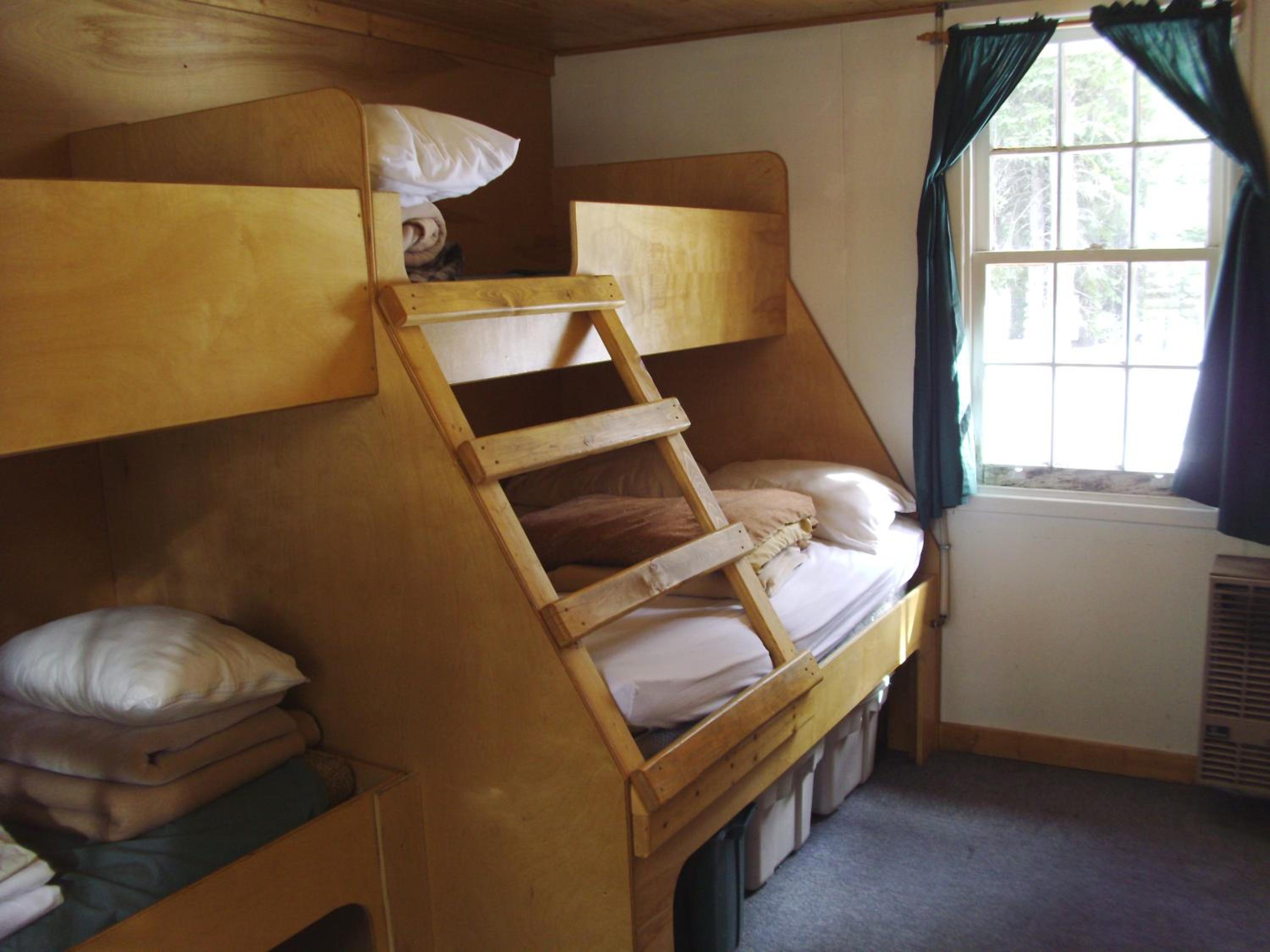 HI Mosquito Creek Hostel