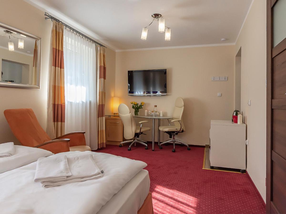 Vacation Club – 300 Mill Room 2