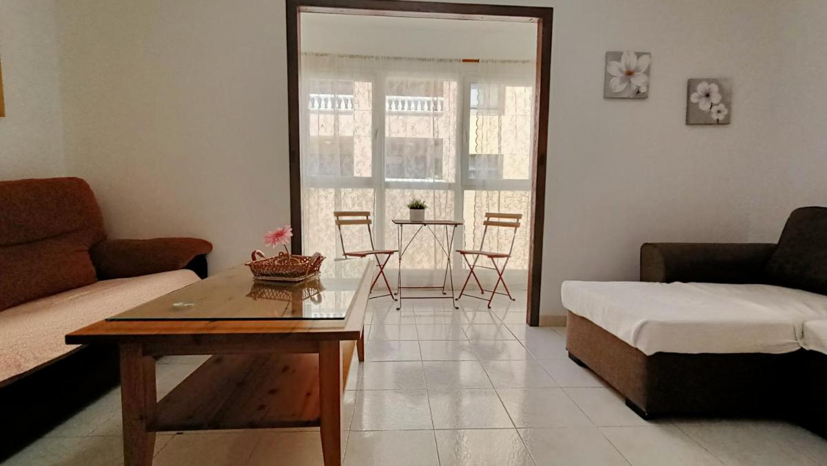 alquilaencanarias El Medano, El Cabezo, next to the beach !!!