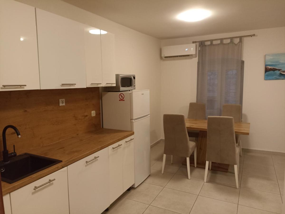 Apartment in a small village near the beach
