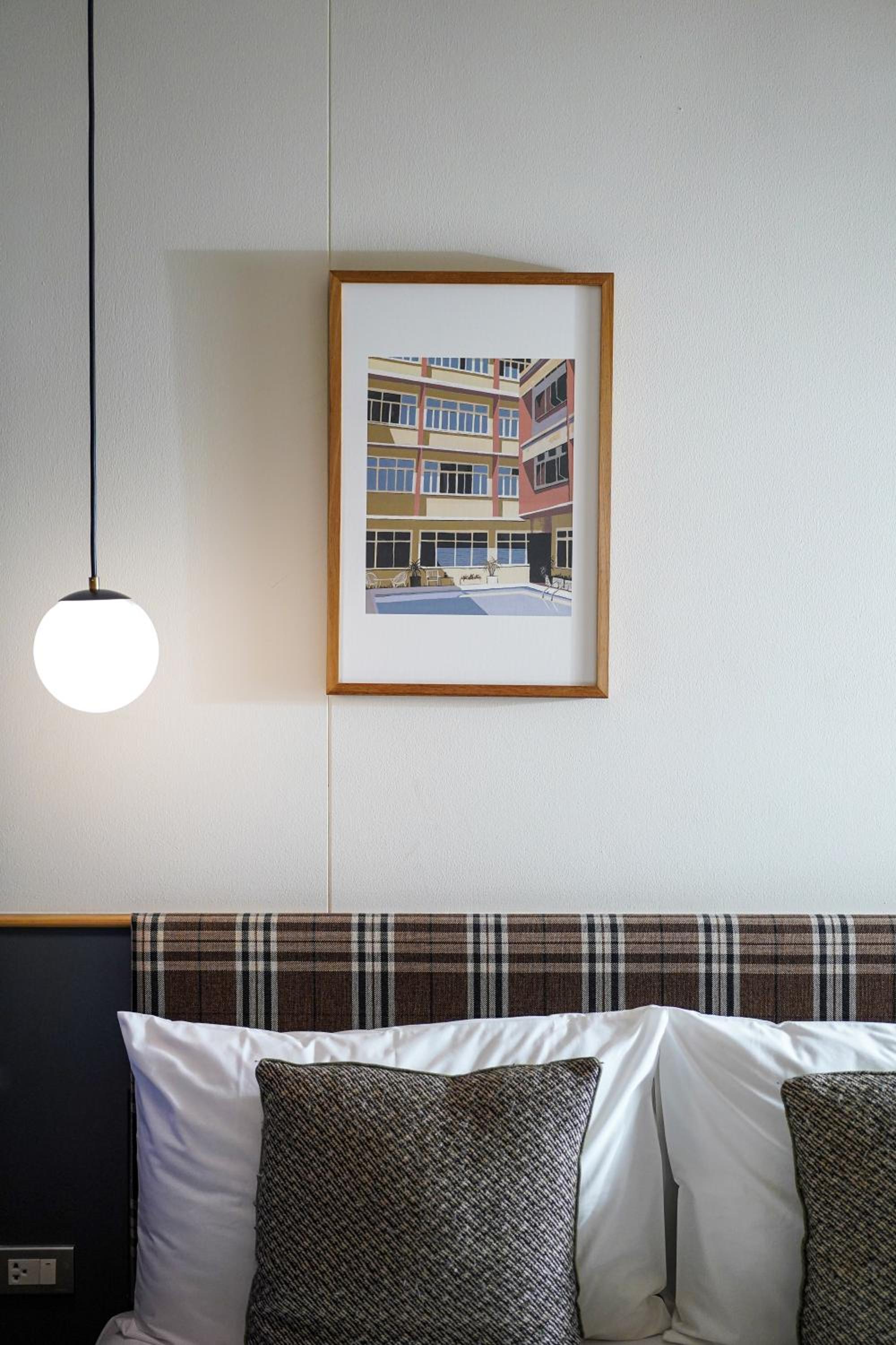 Josh Hotel 37