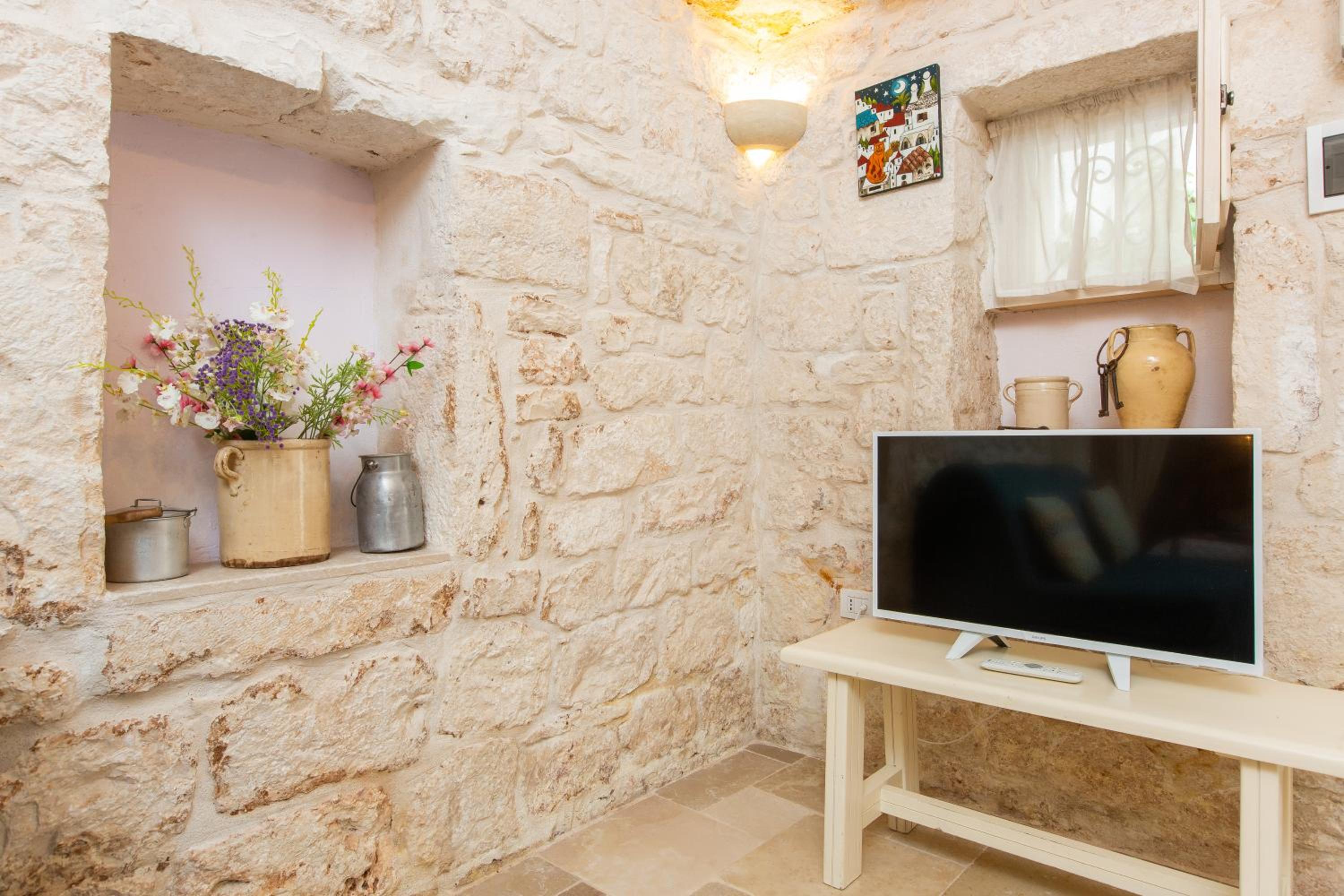 Lovely Stone House In Ostuni