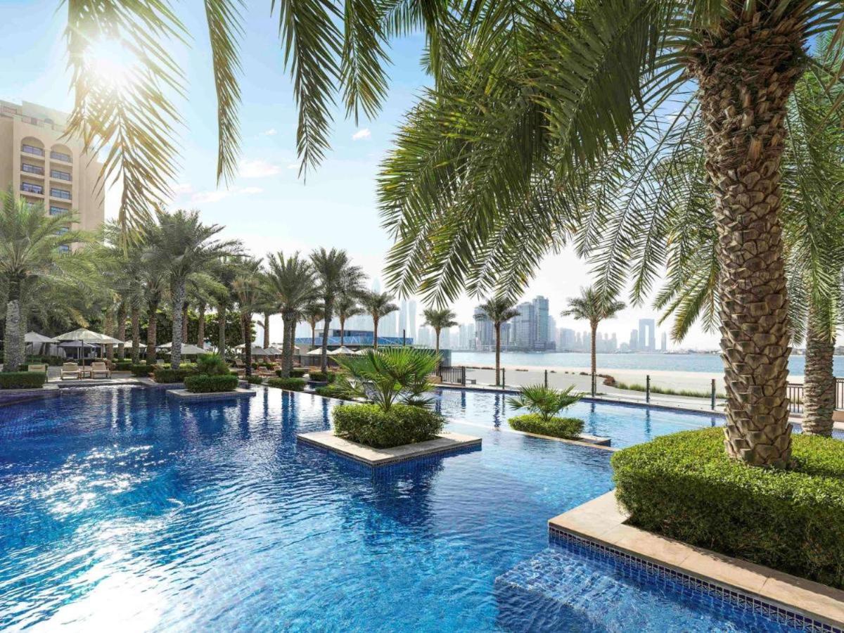 Fairmont Apartments The Palm, Free access to hotel beach and pools