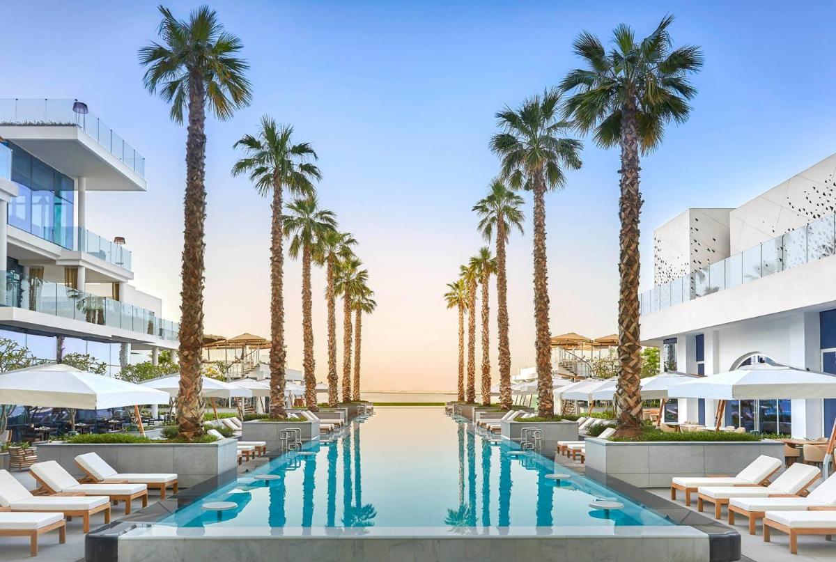 ModernLux - FIVE Palm Resort 2 Bedrooms plus Maids and Private Jacuzzi