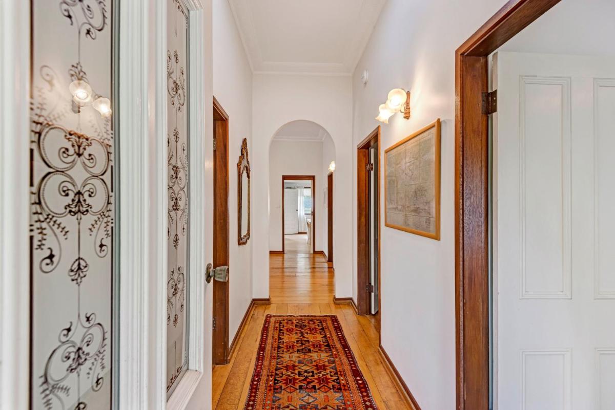 Divine Cottage - Main Street Bangalow
