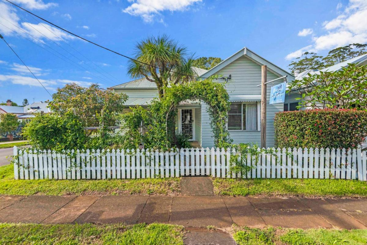 Divine Cottage - Main Street Bangalow