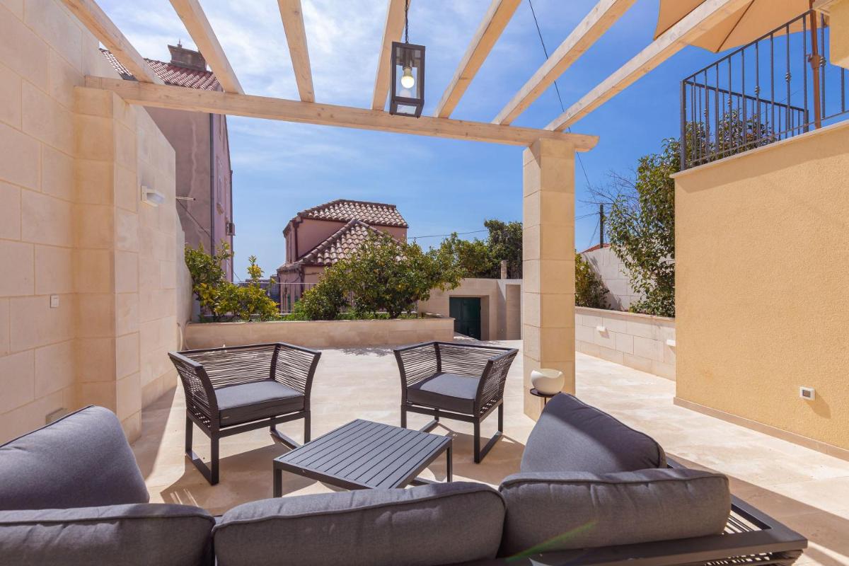 Stunning holiday house in the Old town by Irundo