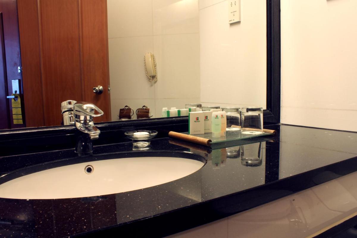 Imperial Hotel Miri photo 6