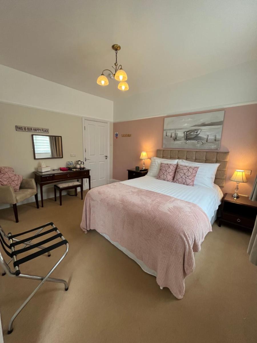 Between the Bays exclusively for Adults