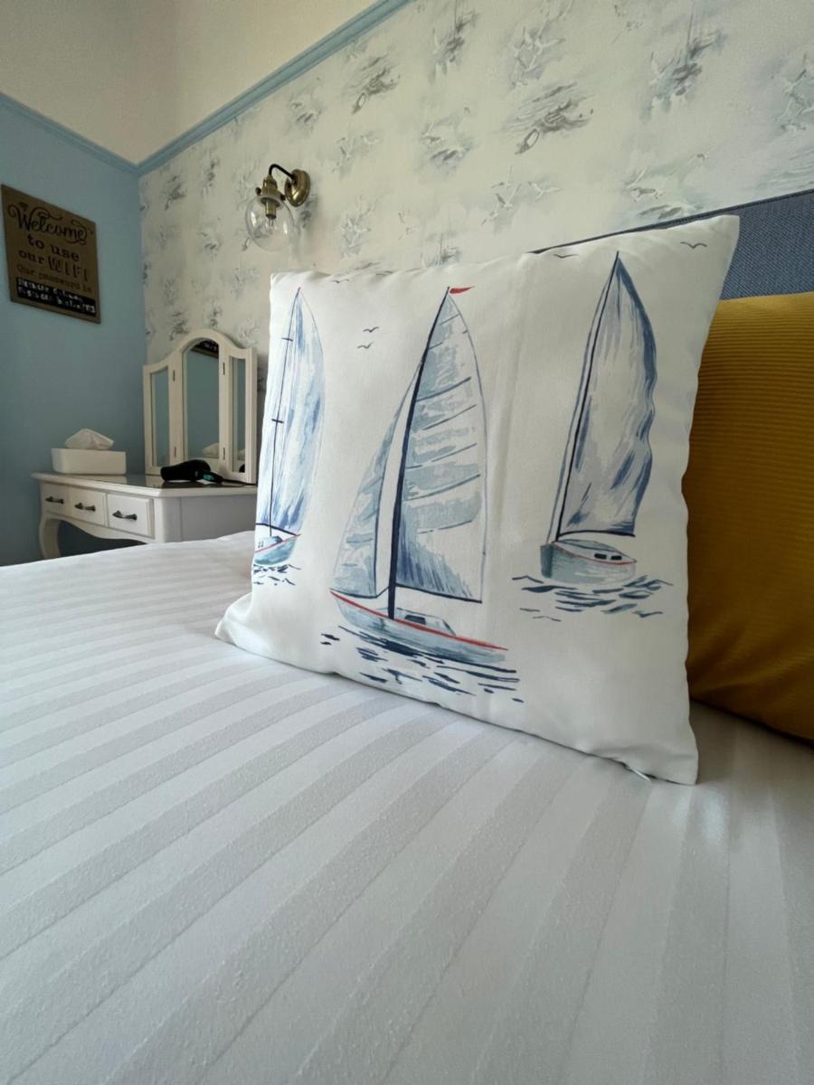 Between the Bays exclusively for Adults