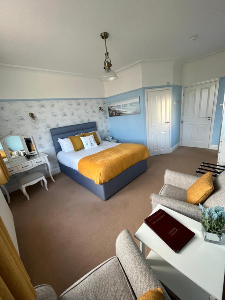 Between the Bays exclusively for Adults