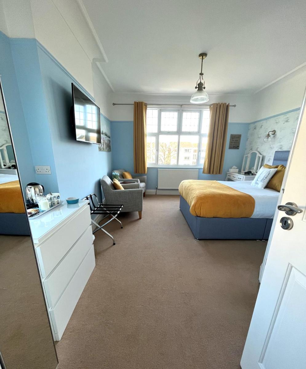 Between the Bays exclusively for Adults