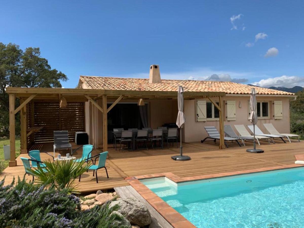 Villa pleine de charme avec piscine proches des plages
