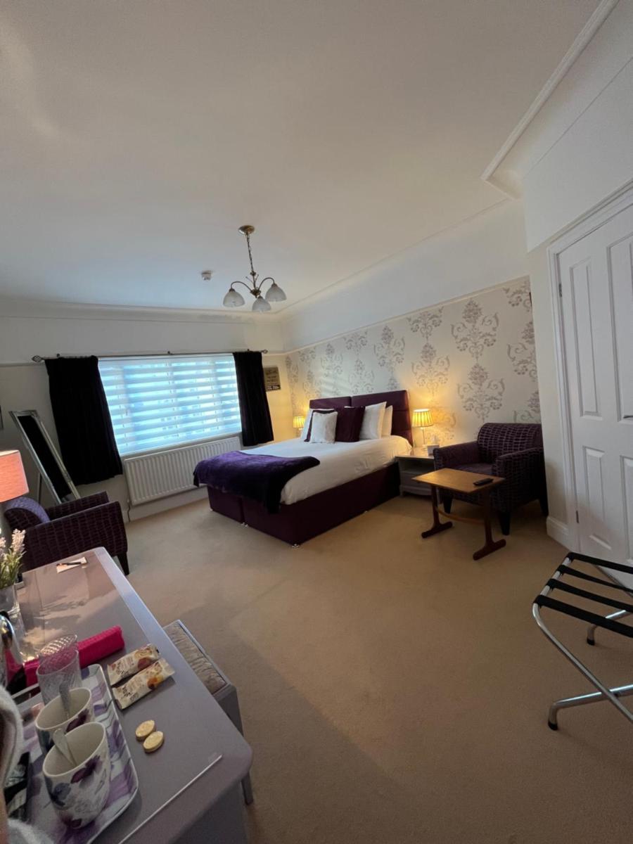 Between the Bays exclusively for Adults